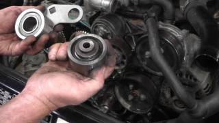 Changing the cambelt on a Land Rover Discovery 300 TDI HD [upl. by Mcmahon917]